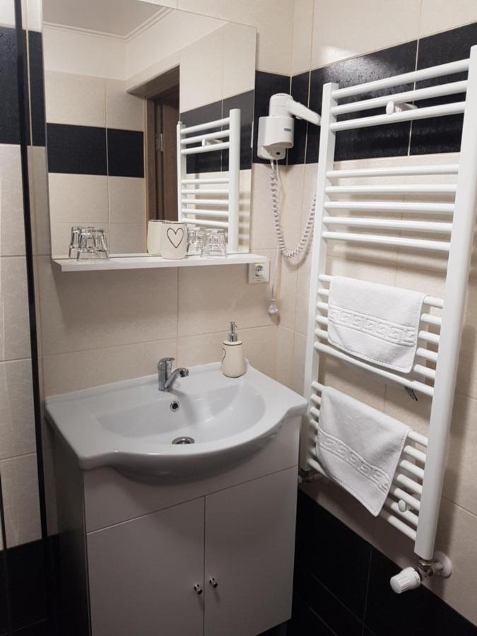Bed and Breakfast Casa Irinella Satu Mare Exterior foto