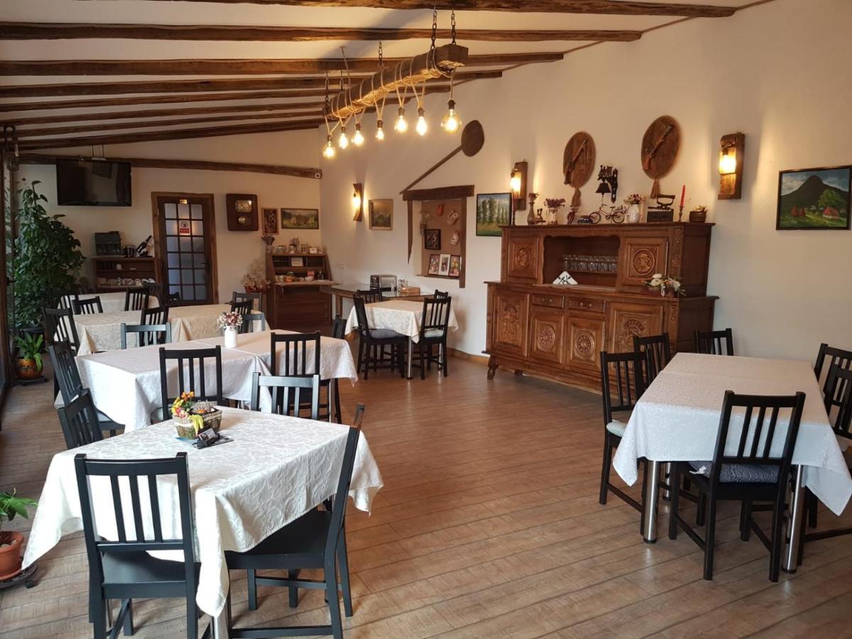 Bed and Breakfast Casa Irinella Satu Mare Exterior foto