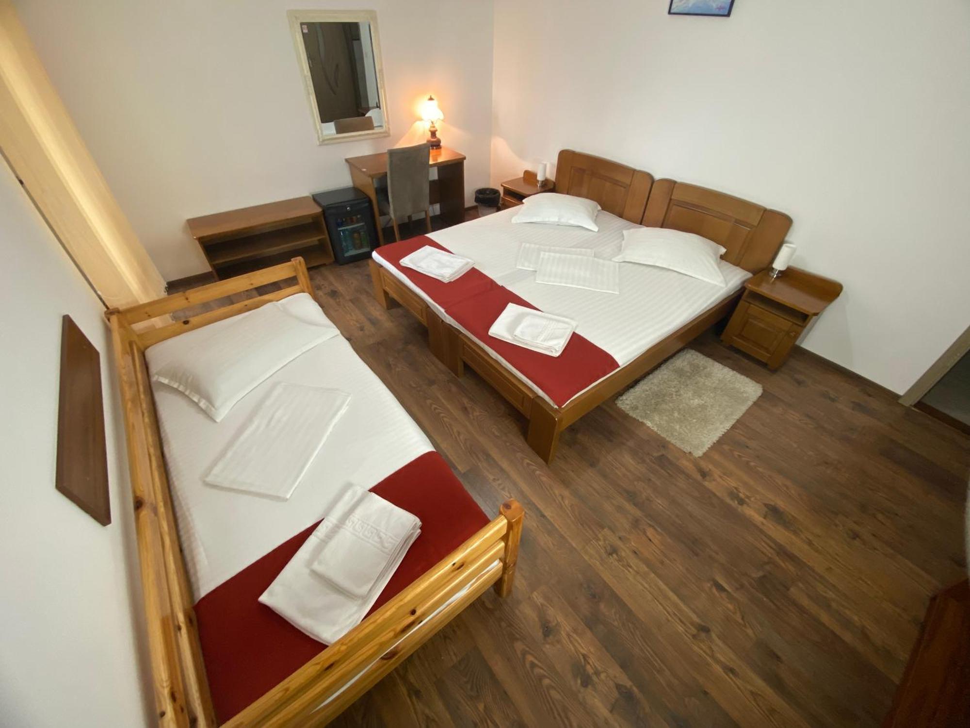 Bed and Breakfast Casa Irinella Satu Mare Exterior foto